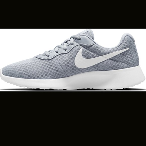 Nike Tanjun Women's Running Shoes - Picture 10 of 14